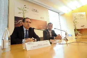 Domínguez y Basco durante la conferencia