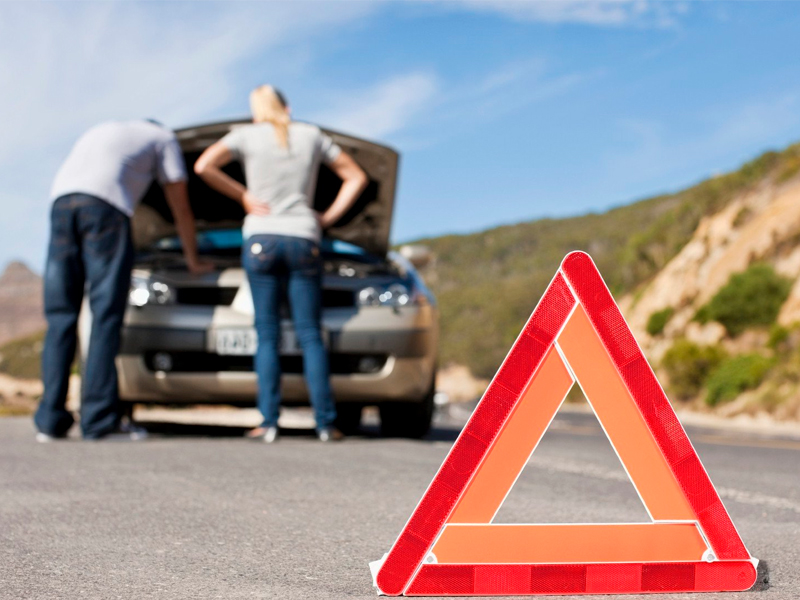 Cinco consejos a tener en cuenta si tienes una avera en carretera | Autocares Luque