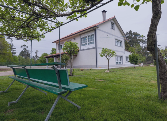 Alojamiento Casa Chousa en Arz�a