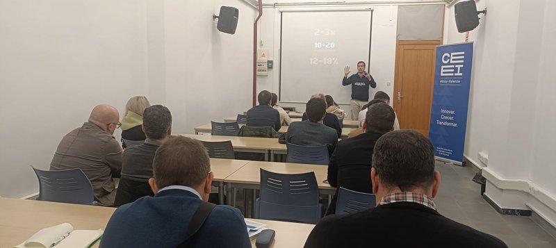 Sesi�n Escuela de Inversores en Alcoy