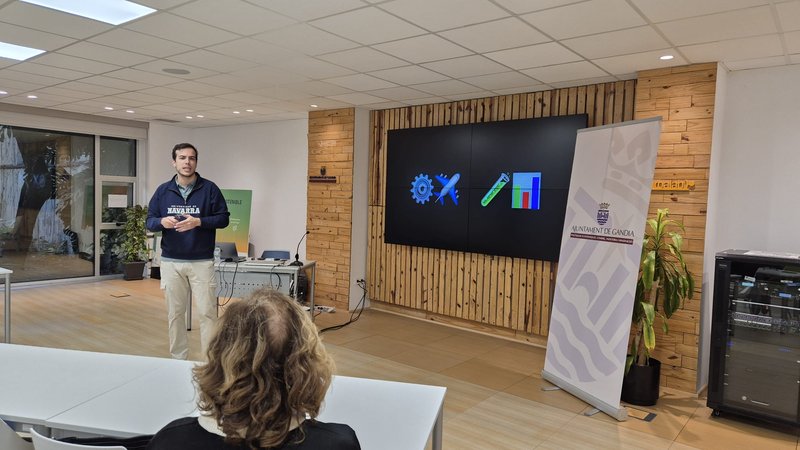Sesi�n Escuela de Inversores en Startups con Nacho S�nchez  especialista de Senda