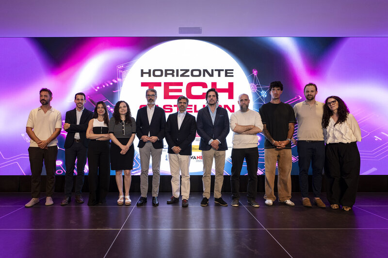 Ponentes y equipo CEEI Castell�n en el evento final de Tech FabLab