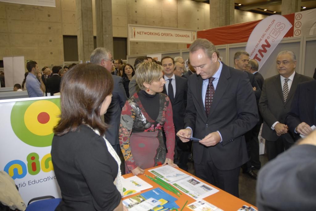 288 Albert Fabra visita stands de empresas reciente creacin