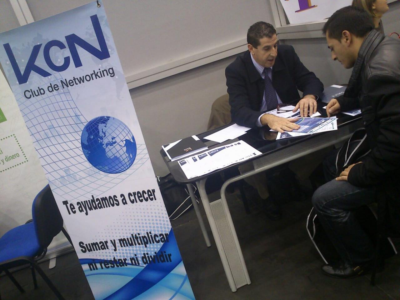 KCN Club de Networking nos muestra su Stand